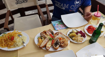 Salamon Soeroezo food