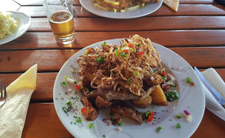 Mátyás Söröző és Étterem food