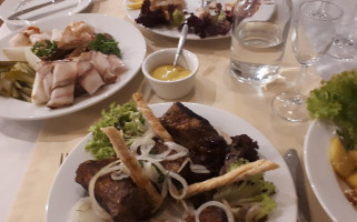 Grand Pylypetsʹ food