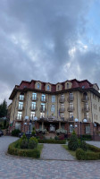Grand Pylypetsʹ outside
