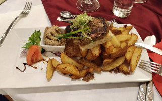 A Piros Étterem food