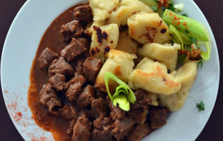 Korona Étterem és Panzió food