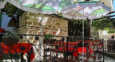 Механа Менчева Къща outside