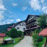 Taverna Moieciului outside