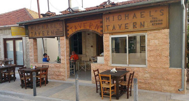 Michaels Tavern Erimi outside