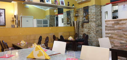 ΜΙΚ ΜΑΚ inside