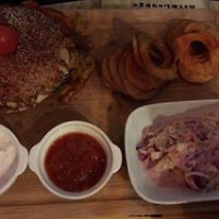 Yolo Art&lounge food