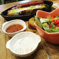 Yolo Art&lounge food