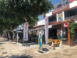 Leman Kültür outside