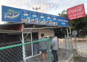 Mikail Usta Çöp Şiş outside