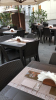 Dumrul Coffee Food inside