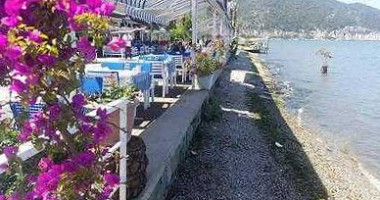 Fahriye Cafe outside