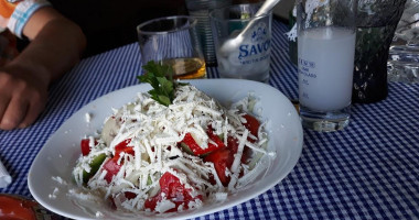 Механа Цветелина food