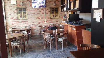 Pizza Company inside