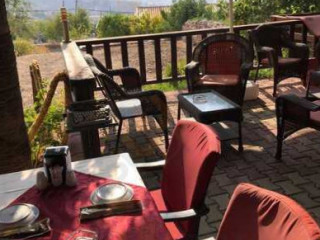 Tumba Bar And Restaurant