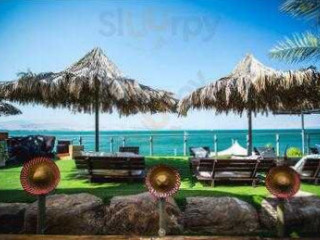 בורה בורה ביץ ' בר