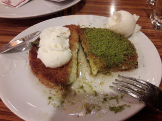 Dostlar Urfa Sofrası