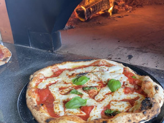 La Cucina Pizzeria Napoletana