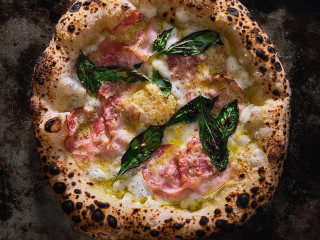 Neapolitan Pizza Fresca